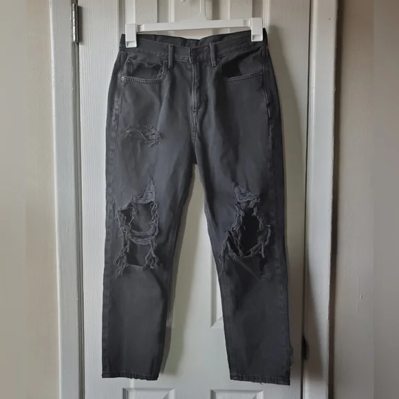 🚨LAST CHANCE🚨 AE 90's Slim Boyfriend Jeans - Picture 2 of 5